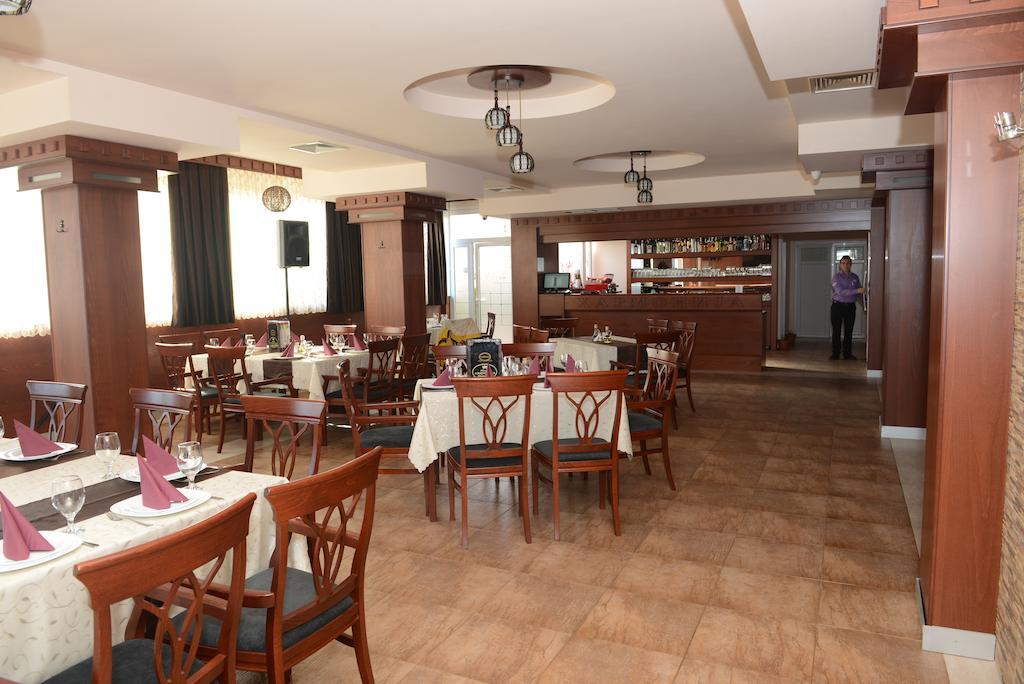 Harmony Hotel Kumanovo Buitenkant foto