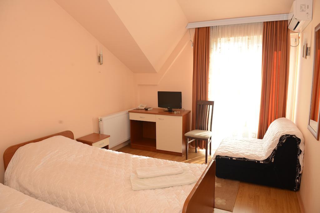 Harmony Hotel Kumanovo Buitenkant foto