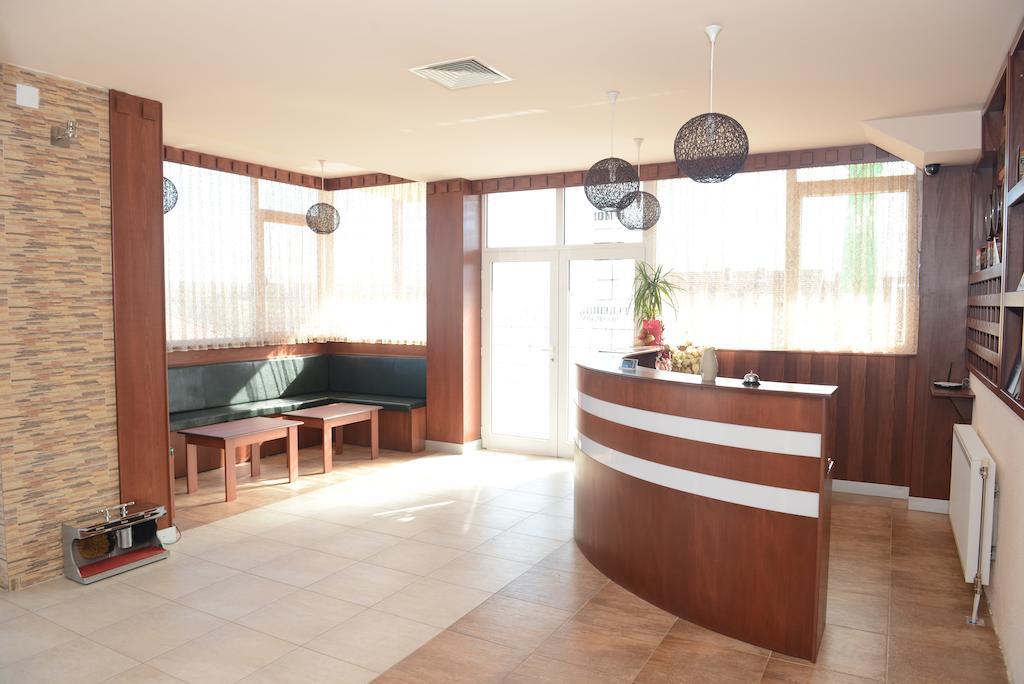 Harmony Hotel Kumanovo Buitenkant foto
