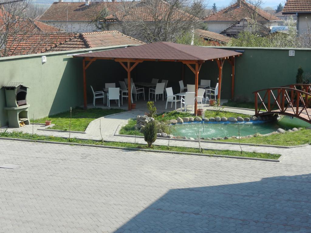 Harmony Hotel Kumanovo Buitenkant foto
