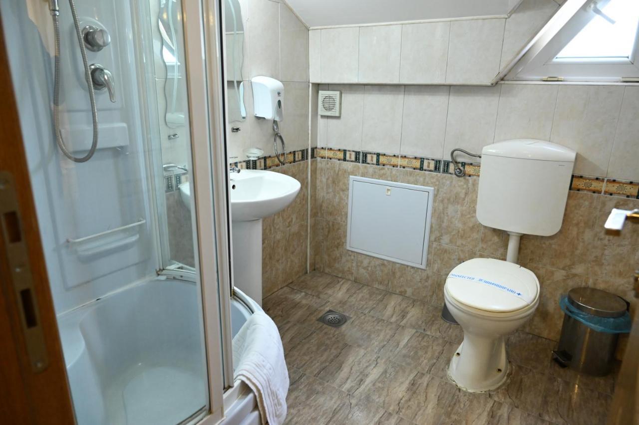 Harmony Hotel Kumanovo Buitenkant foto