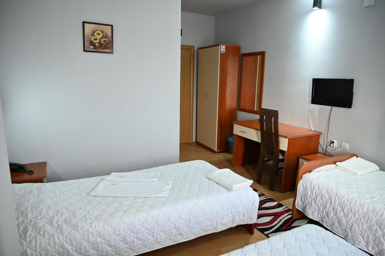 Harmony Hotel Kumanovo Buitenkant foto